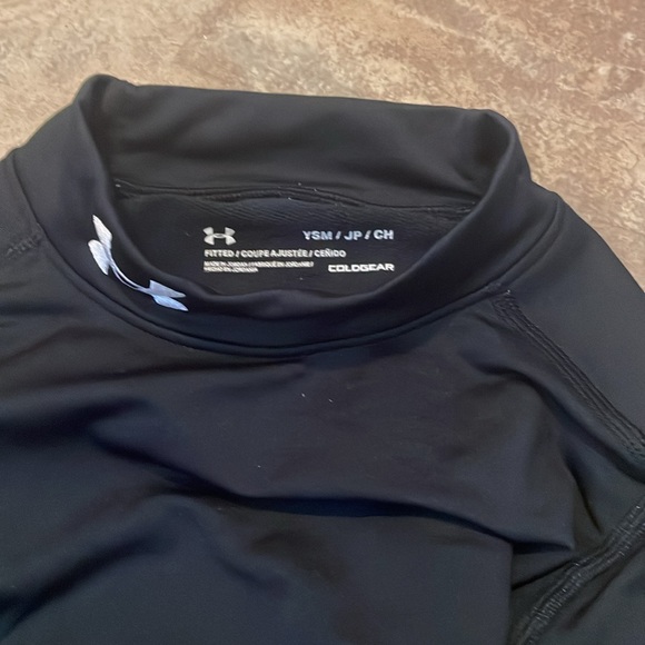 Under armor compression mock turtleneck youth small - Picture 3 of 3